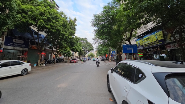 Bán đất mặt ngõ phố Trạm, gần cầu Vĩnh Tuy, DT 80m2, MT 4m, ngõ thông, ô tô vào nhà