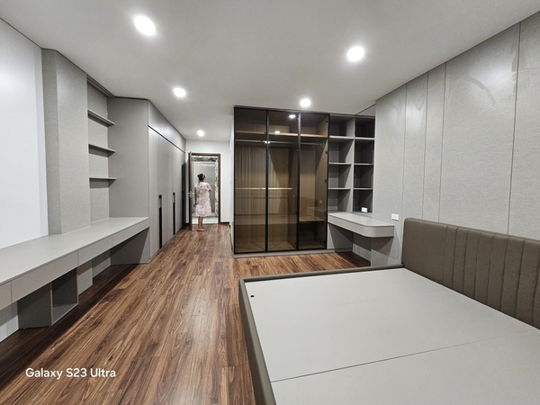Bán nhà phố Cổ Linh, Thạch Bàn, Nhà 6 tầng, DT 50m2, MT 4.5m, có thang máy, gara ô tô