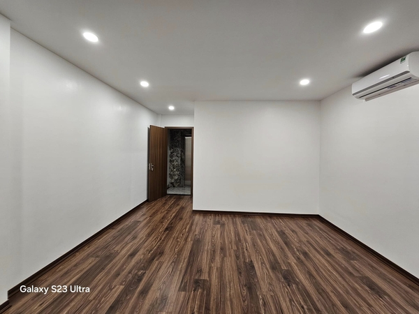 Bán nhà phố Cổ Linh, Thạch Bàn, Nhà 6 tầng, DT 50m2, MT 4.5m, có thang máy, gara ô tô