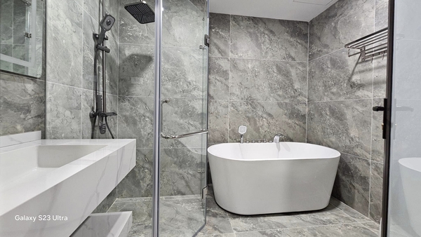 Bán nhà phố Cổ Linh, Thạch Bàn, Nhà 6 tầng, DT 50m2, MT 4.5m, có thang máy, gara ô tô