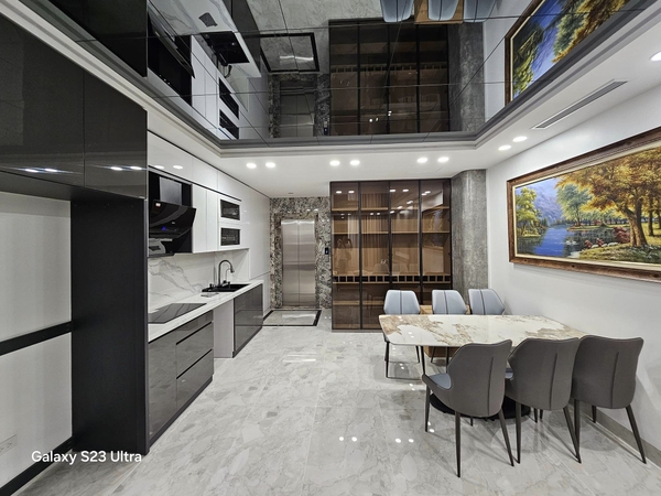Bán nhà phố Cổ Linh, Thạch Bàn, Nhà 6 tầng, DT 50m2, MT 4.5m, có thang máy, gara ô tô