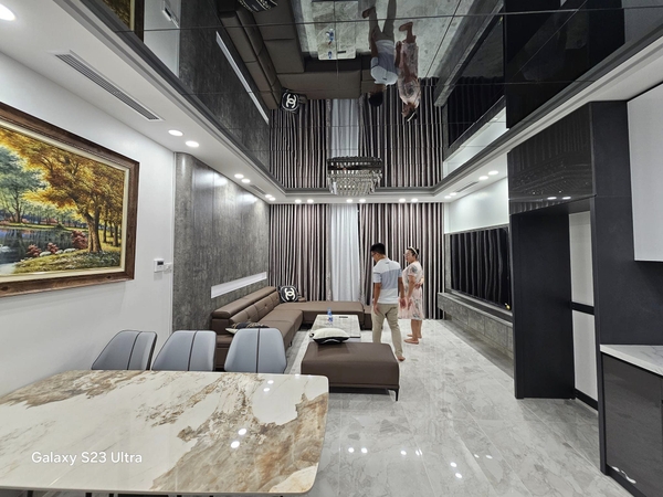 Bán nhà phố Cổ Linh, Thạch Bàn, Nhà 6 tầng, DT 50m2, MT 4.5m, có thang máy, gara ô tô