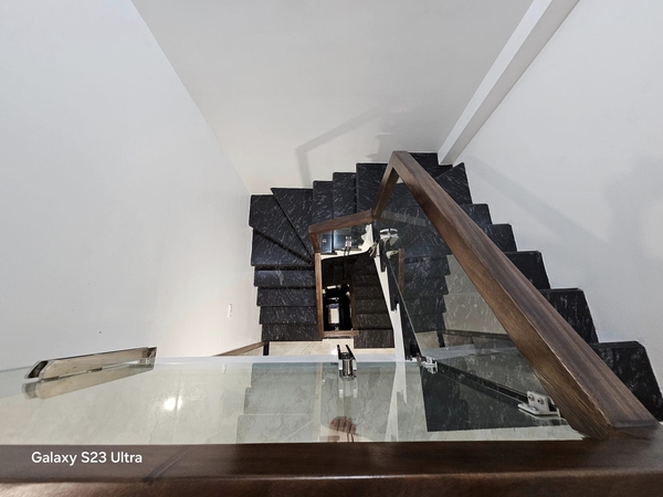 Bán nhà phố Cổ Linh, Thạch Bàn, Nhà 6 tầng, DT 50m2, MT 4.5m, có thang máy, gara ô tô