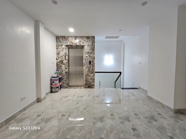 Bán nhà phố Cổ Linh, Thạch Bàn, Nhà 6 tầng, DT 50m2, MT 4.5m, có thang máy, gara ô tô