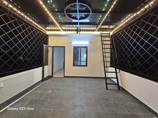 Bán nhà phố Cổ Linh, Thạch Bàn, Nhà 6 tầng, DT 50m2, MT 4.5m, có thang máy, gara ô tô