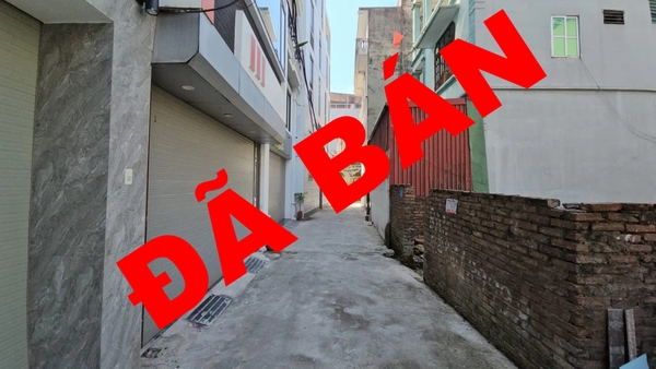 Bán đất phố Bát Khối, gần cầu Vĩnh Tuy, DT 86m2, MT 6.2m, ô tô vào nhà, SĐCC, 2024