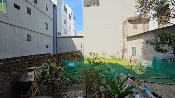 Bán đất phố Bát Khối, gần cầu Vĩnh Tuy, DT 86m2, MT 6.2m, ô tô vào nhà, SĐCC, 2024