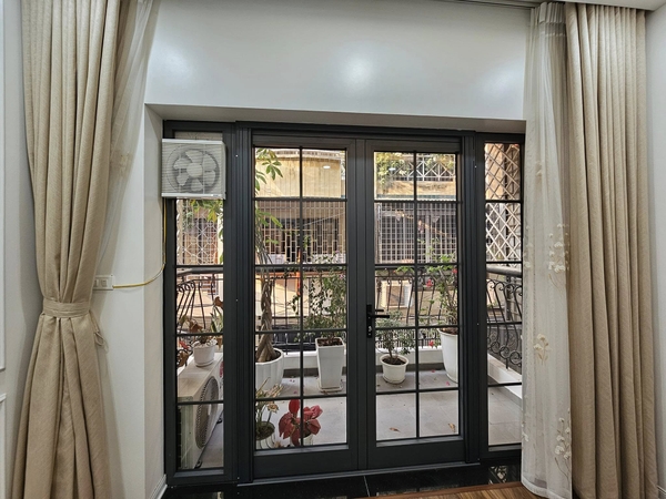 Bán nhà phân lô phố Ngọc Lâm, 5 tầng, DT 46m2, MT 3.6m, 4PN, full nội thất, đường 8m