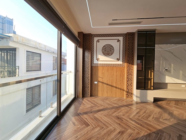 Bán nhà mặt ngõ Nguyễn Văn Cừ, 7 tầng, DT 40m2, MT 3.6m, có thang máy, kinh doanh