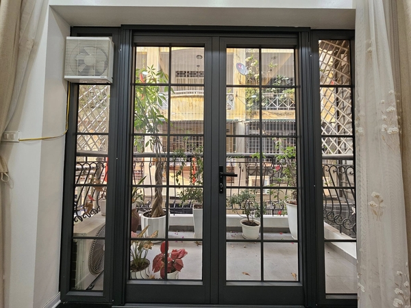 Bán nhà phân lô phố Ngọc Lâm, 5 tầng, DT 46m2, MT 3.6m, 4PN, full nội thất, đường 8m