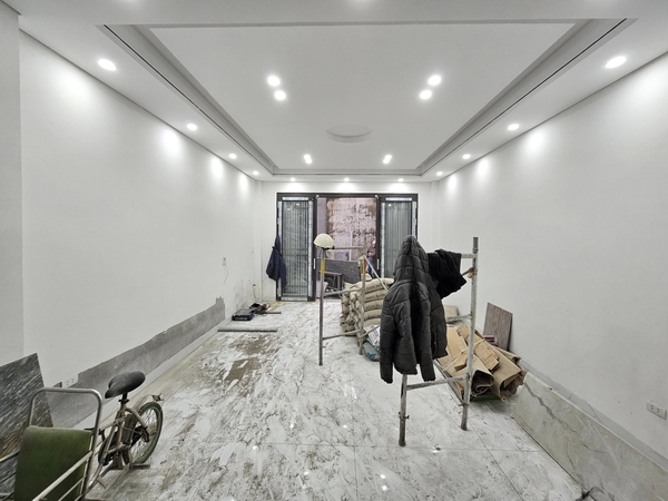 Bán nhà phố Thạch Bàn, Nhà 5 tầng, DT 48m2, MT 4.55m, có thang máy, 3PN, SĐCC