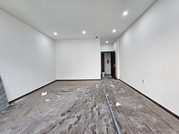 Bán nhà phố Thạch Bàn, Nhà 5 tầng, DT 48m2, MT 4.55m, có thang máy, 3PN, SĐCC