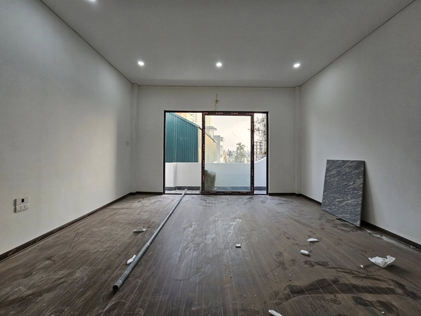 Bán nhà phố Thạch Bàn, Nhà 5 tầng, DT 48m2, MT 4.55m, có thang máy, 3PN, SĐCC