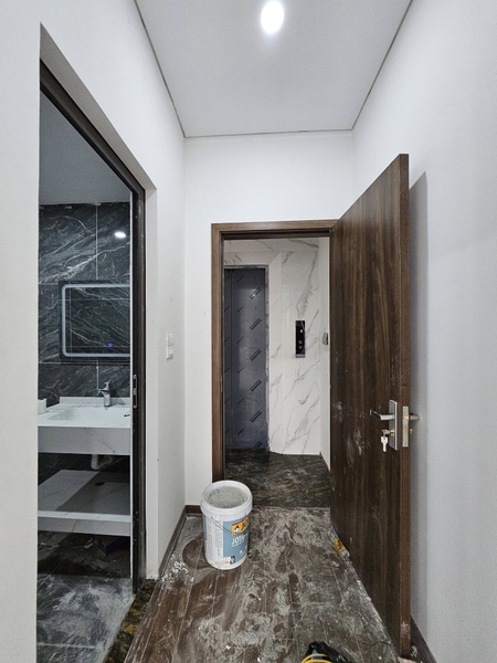 Bán nhà phố Thạch Bàn, Nhà 5 tầng, DT 48m2, MT 4.55m, có thang máy, 3PN, SĐCC