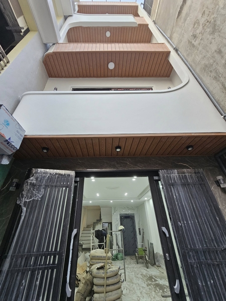 Bán nhà phố Thạch Bàn, Nhà 5 tầng, DT 48m2, MT 4.55m, có thang máy, 3PN, SĐCC