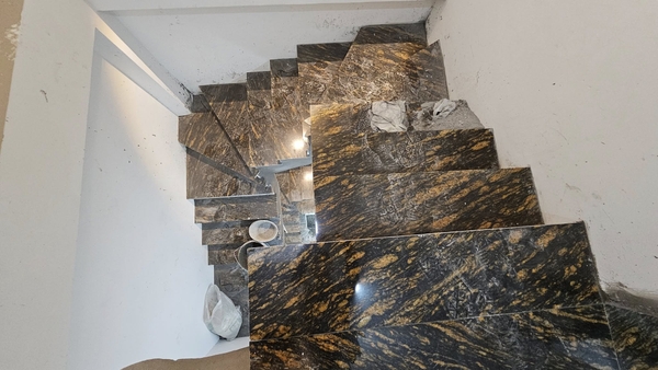 Bán nhà phố Thạch Bàn, Nhà 5 tầng, DT 48m2, MT 4.55m, có thang máy, 3PN, SĐCC