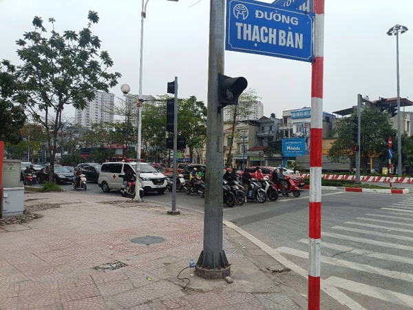 Bán đất mặt ngõ phố Cổ Linh, Thạch Bàn, DT 65m2, MT 4m, đường 6m, ô tô tránh nhau, 2026