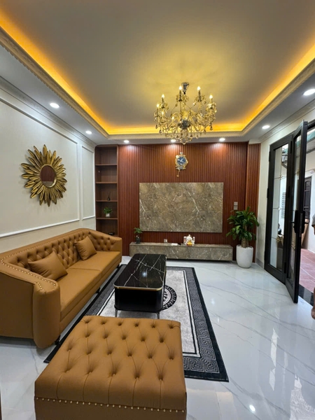 Bán nhà phố Tư Đình, gần chợ Tư Đình, 5 tầng, DT 33m2, MT 6.5m, 3PN, full nội thất