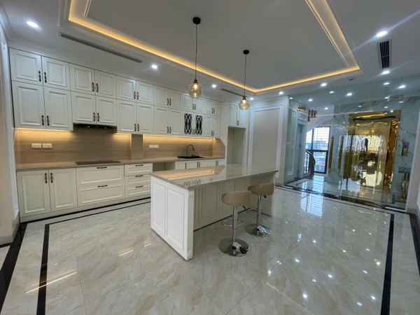 Bán nhà phân lô chân cầu Vĩnh Tuy, 7 tầng, DT 90m2, MT 5m, 4PN, có thang máy, gara