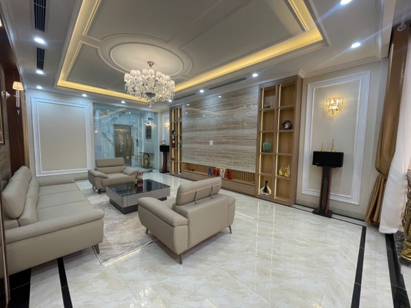 Bán nhà phân lô chân cầu Vĩnh Tuy, 7 tầng, DT 90m2, MT 5m, 4PN, có thang máy, gara