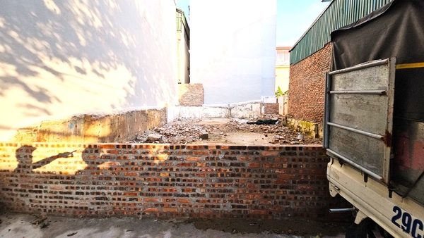 Bán đất mặt ngõ phố Cổ Linh, Tư Đình, DT 100m2, MT 7.5m, tiện kinh doanh, 2026