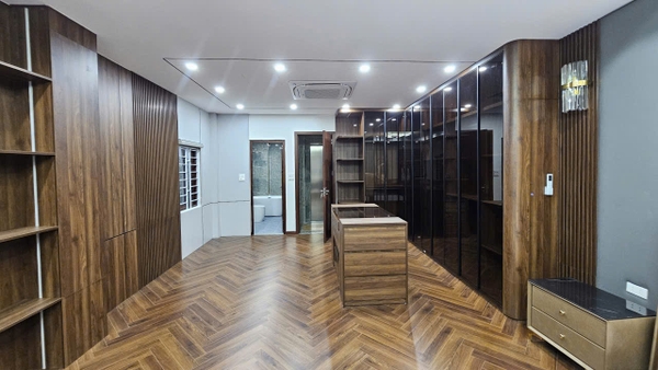 Bán nhà Ngõ 206 Cổ Linh, gần Aeon Mall, 7 tầng, DT 80m2, MT 5m, 4PN, Full nội thất