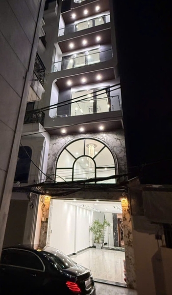 Bán nhà phố Đàm Quang Trung, chân cầu Vĩnh Tuy, 8 tầng, DT 60m2, MT 4m, 4PN, full nội thất