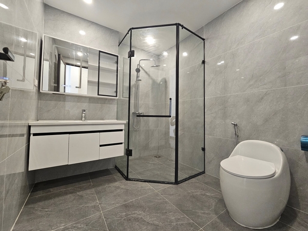 Bán nhà Phố Thạch Bàn, 6 tầng, DT 56m2, MT 6.5m, 4PN, có thang máy, SĐCC, 2026