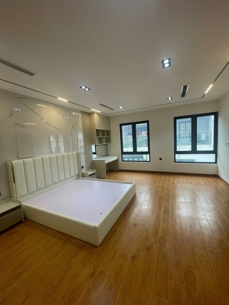 Bán nhà phố Tư Đình, Nhà 7 tầng, DT 55m2, MT 8,2m, có thang máy, gara ô tô, ĐÃ BÁN