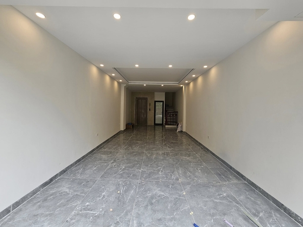 Bán nhà Phố Thạch Bàn, 6 tầng, DT 56m2, MT 6.5m, 4PN, có thang máy, SĐCC, 2026