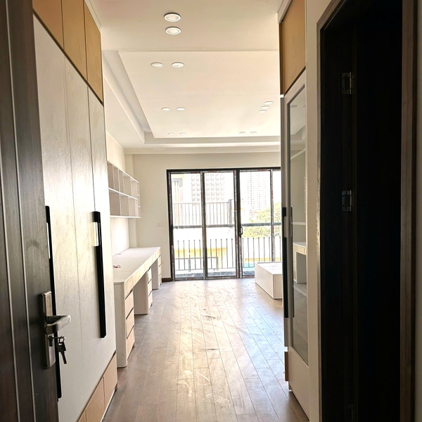 Bán nhà phố Lâm Hạ, gần hồ Hàng Không, 7 tầng, DT 68m2, MT 5m, 4PN, full nội thất