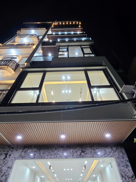 Bán nhà phố Ngọc Lâm, gần cầu Chương Dương, 6 tầng, DT 68m2, MT 4.5m, 4PN, 2024
