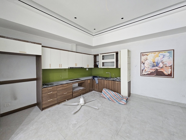 Bán nhà mặt ngõ phố Bát Khối, Cự Khối, 5 tầng, DT 90m2, MT 5m, tiện kinh doanh, 2026