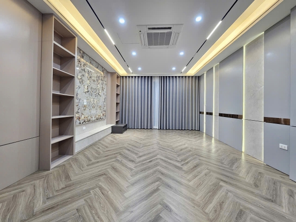 Bán nhà phố Gia Thượng, Ngọc Thụy, 7 tầng, DT 50m2, MT 4.5m, 3PN, SĐCC, ĐÃ BÁN