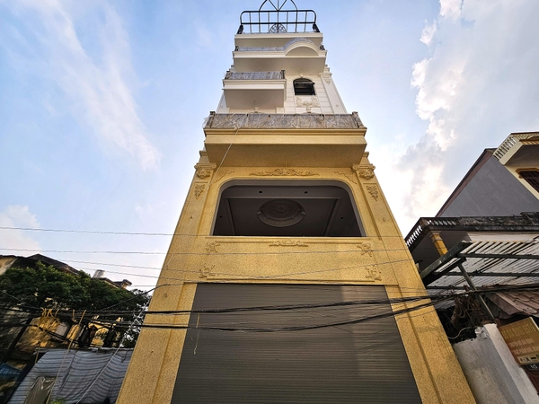 Bán nhà Ngõ 42 Sài Đồng, 7 tầng, DT 65m2, MT 5m, 4PN, full nội thất, thang máy, gara