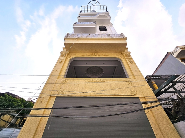 Bán nhà Ngõ 42 Sài Đồng, 7 tầng, DT 65m2, MT 5m, 4PN, full nội thất, thang máy, gara