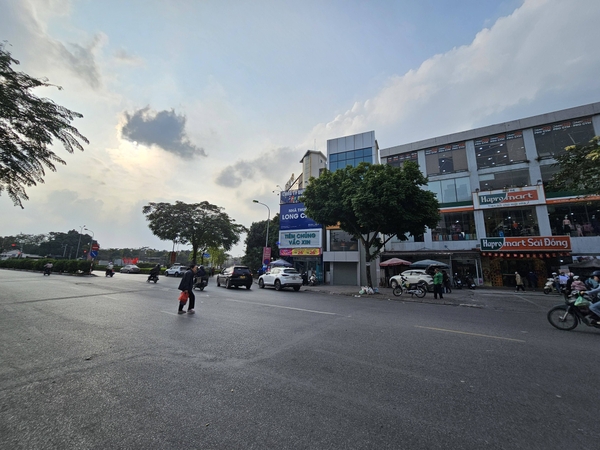 Bán nhà Ngõ 42 Sài Đồng, 7 tầng, DT 65m2, MT 5m, 4PN, full nội thất, thang máy, gara