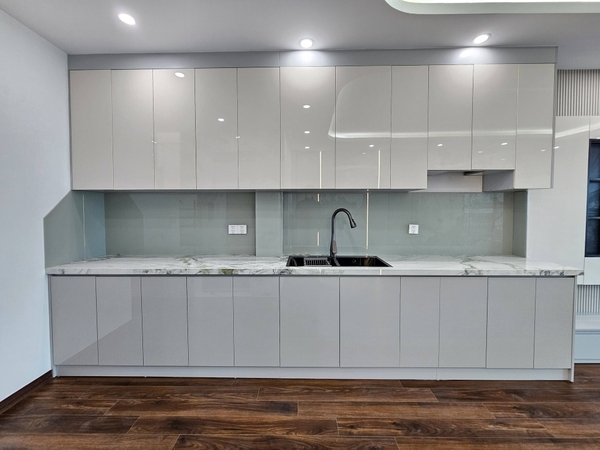 Bán nhà Ngõ 216 phố Cổ Linh, 6 tầng, DT 43m2, MT 4.1m, lô góc, có thang máy, gara ô tô