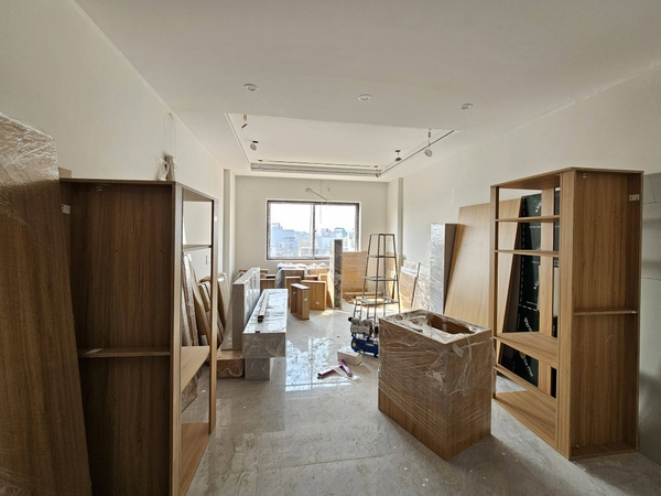 Bán nhà phố Nguyễn Lam, gần chợ Phúc Đồng, 7 tầng, DT 40m2, MT 4m, 4PN, thang máy