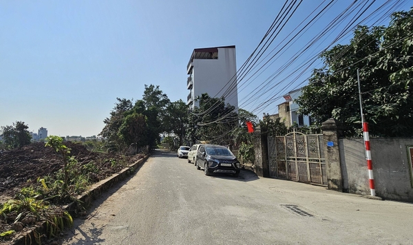 Bán nhà mặt hồ Cự Khối mới, 7 tầng, DT 58m2, MT 4.2m, có thang máy, tiện kinh doanh