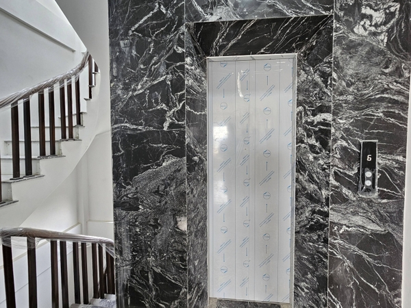 Bán nhà phố Nguyễn Lam, gần chợ Phúc Đồng, 7 tầng, DT 40m2, MT 4m, 4PN, thang máy