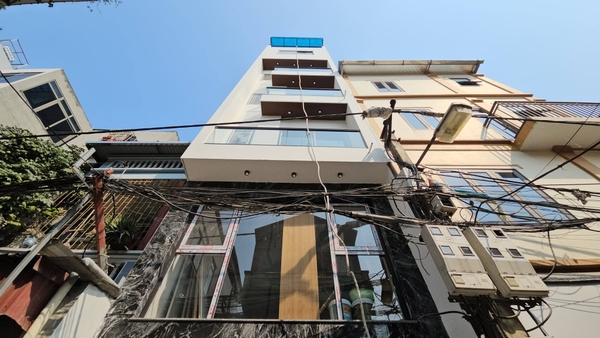 Bán nhà phố Nguyễn Lam, gần chợ Phúc Đồng, 7 tầng, DT 40m2, MT 4m, 4PN, thang máy