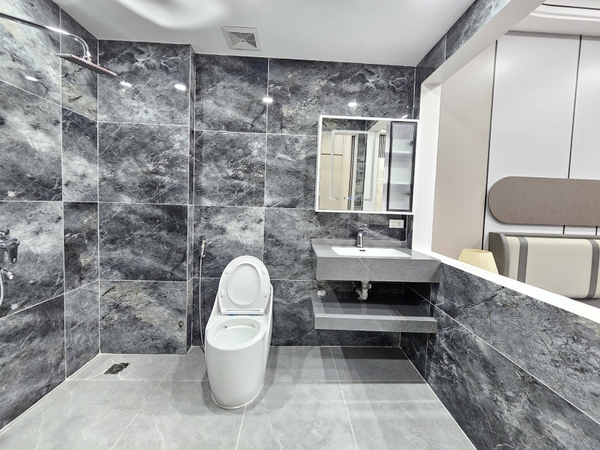 Bán nhà phố Nguyễn Văn Cừ, Gia Thụy, 7 tầng, DT 48m2, MT 4m, 4PN, thang máy, gara ô tô