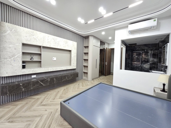 Bán nhà phố Nguyễn Văn Cừ, Gia Thụy, 7 tầng, DT 48m2, MT 4m, 4PN, thang máy, gara ô tô