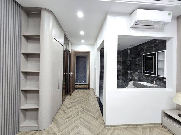 Bán nhà phố Nguyễn Văn Cừ, Gia Thụy, 7 tầng, DT 48m2, MT 4m, 4PN, thang máy, gara ô tô