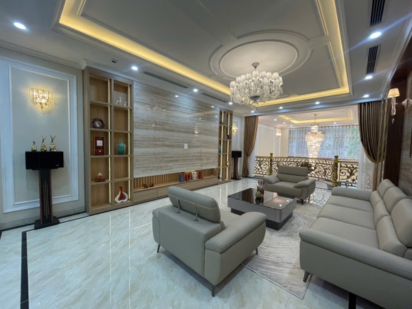 Bán nhà phân lô chân cầu Vĩnh Tuy, 7 tầng, DT 90m2, MT 5m, 4PN, có thang máy, gara