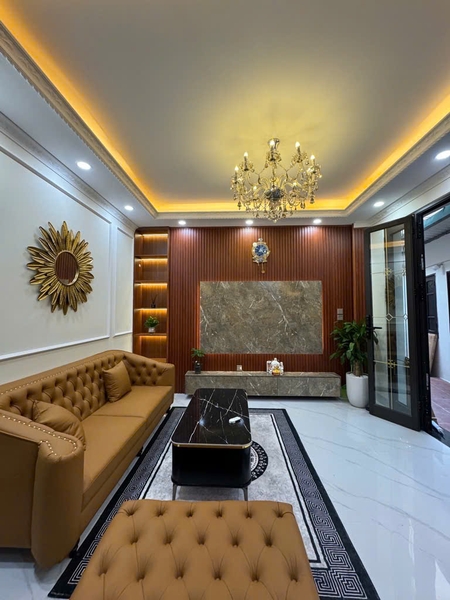 Bán nhà phố Tư Đình, gần chợ Tư Đình, 5 tầng, DT 33m2, MT 6.5m, 3PN, full nội thất