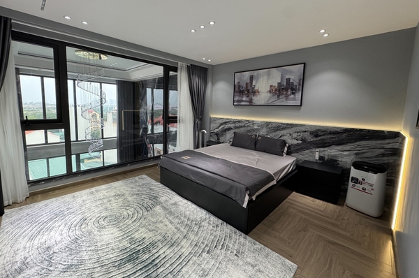 Bán nhà mặt ngõ Nguyễn Thời Trung, Thạch Bàn, 8 tầng, DT 90m2, MT 5m, 5PN, full nội thất