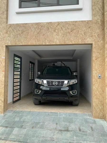 Bán nhà ngõ 565 Bát Khối, Cự Khối, 6 tầng, DT 35m2, MT 3.85m, 3PN, có gara ô tô, 2025