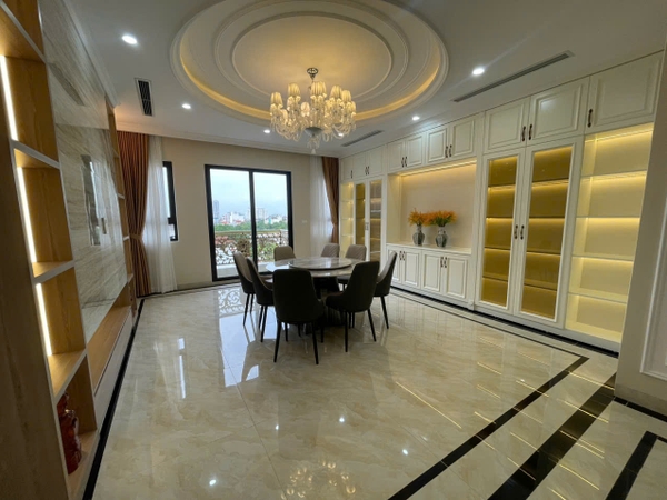 Bán nhà phân lô chân cầu Vĩnh Tuy, 7 tầng, DT 90m2, MT 5m, 4PN, có thang máy, gara